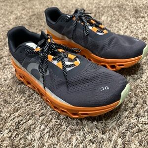 On Men’s Cloudtech shoes size 11.5 - like new